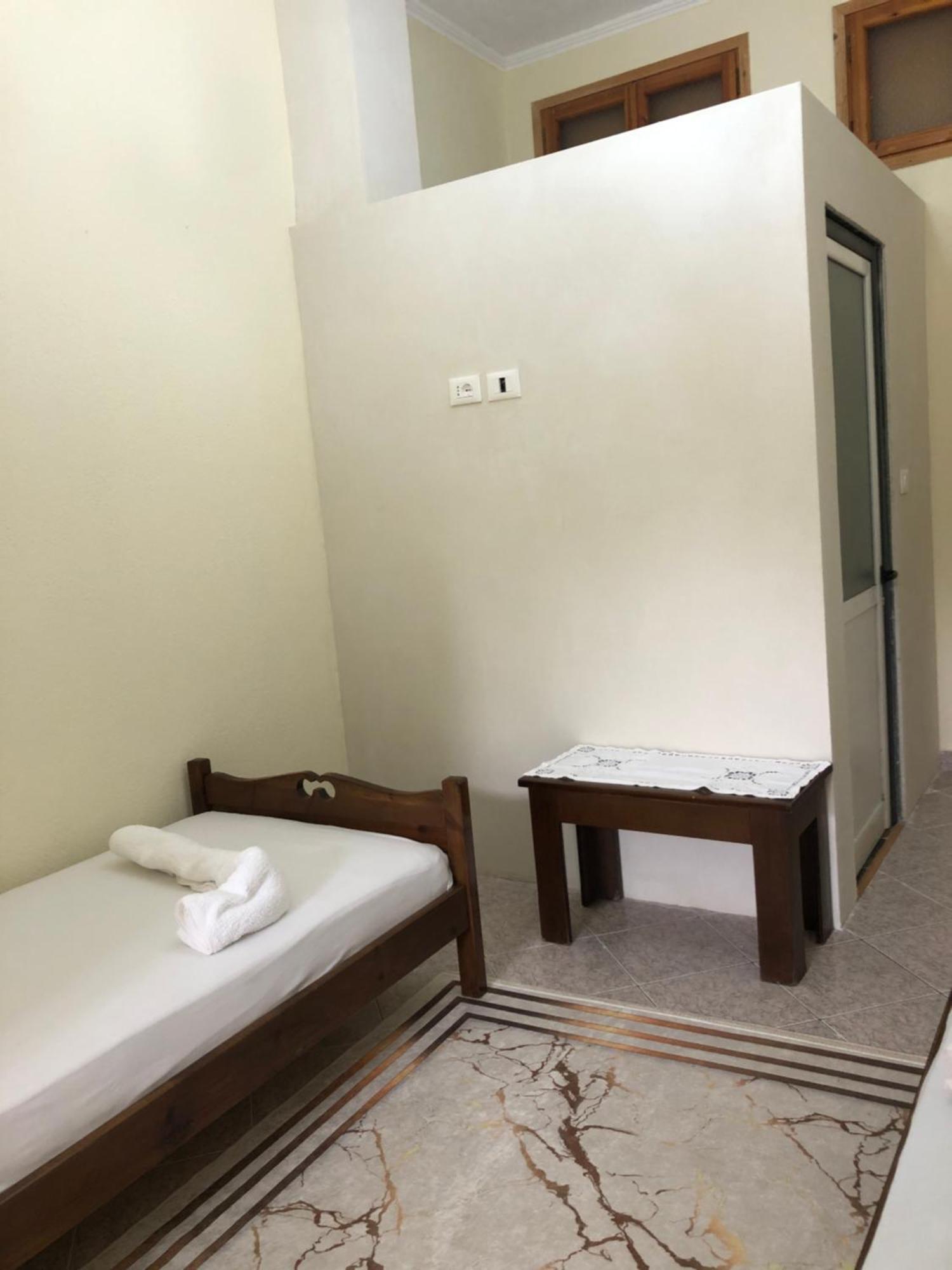 Stone Pazar Guest House Gjirokastër 外观 照片